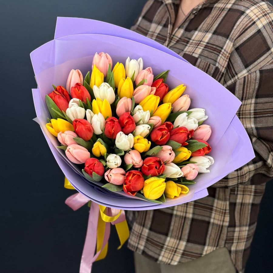 Букет из 51 тюльпанов