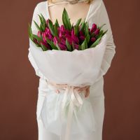 Букет фиолетовых тюльпанов (от 15 шт)