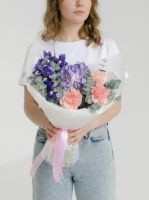 Букет комплимент с ирисами, гортензией и дианутсами #1829