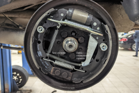 Проверка Состояния Приводного Вала Внутри Мотора Epb на Автомобиле Варшавское шоссе 170Бс7