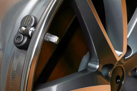 Тестирование Системы Контроля Давления В Шинах Через Датчики Abs на Автомобиле Варшавское шоссе 170Бс7