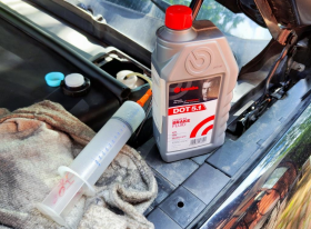 Полная Замена Тормозной Жидкости Dot 5.1 на Автомобиле Варшавское шоссе 170Бс7