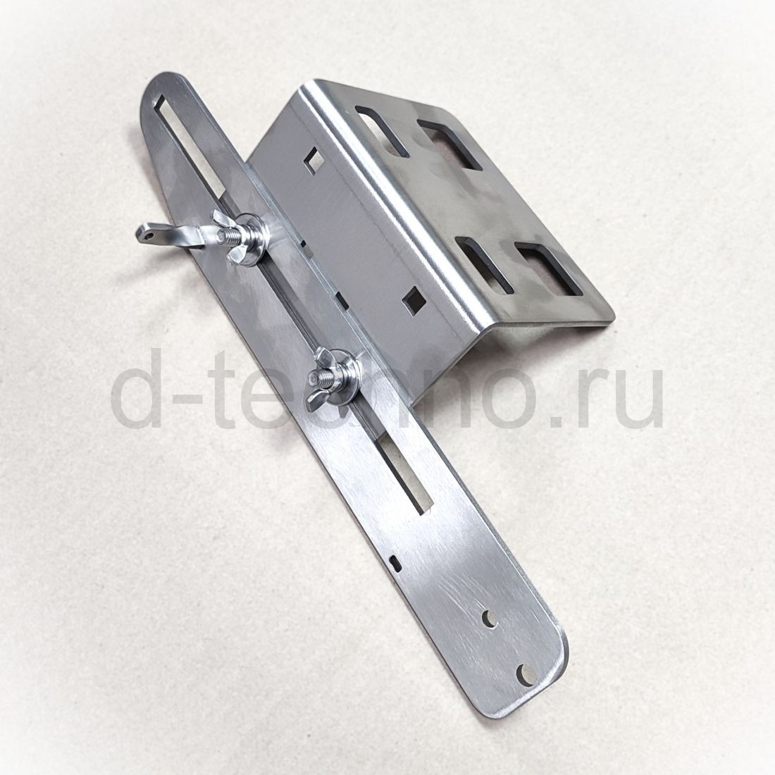 Крепление датчика эхолота под замок транцевого колеса