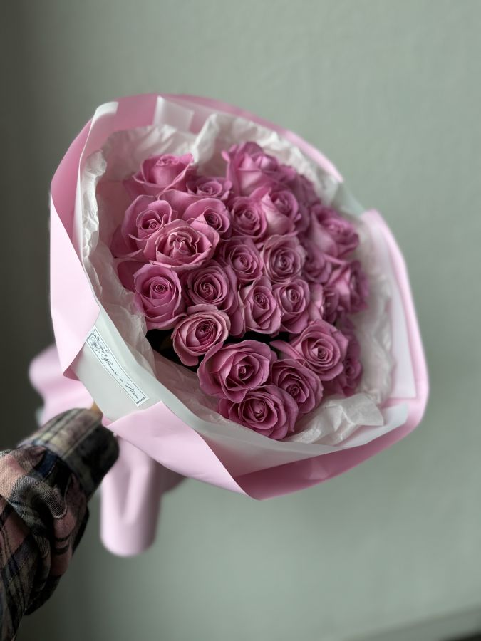 Букет 25 роз «Аква»