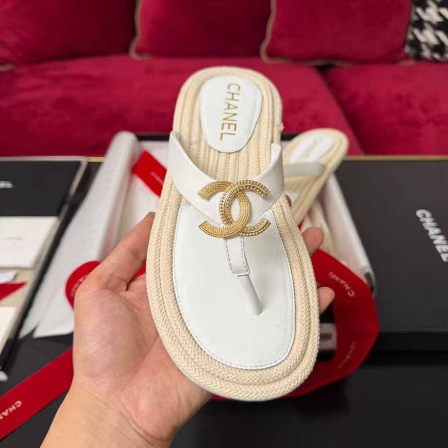 Шлепанцы CHANEL Premium