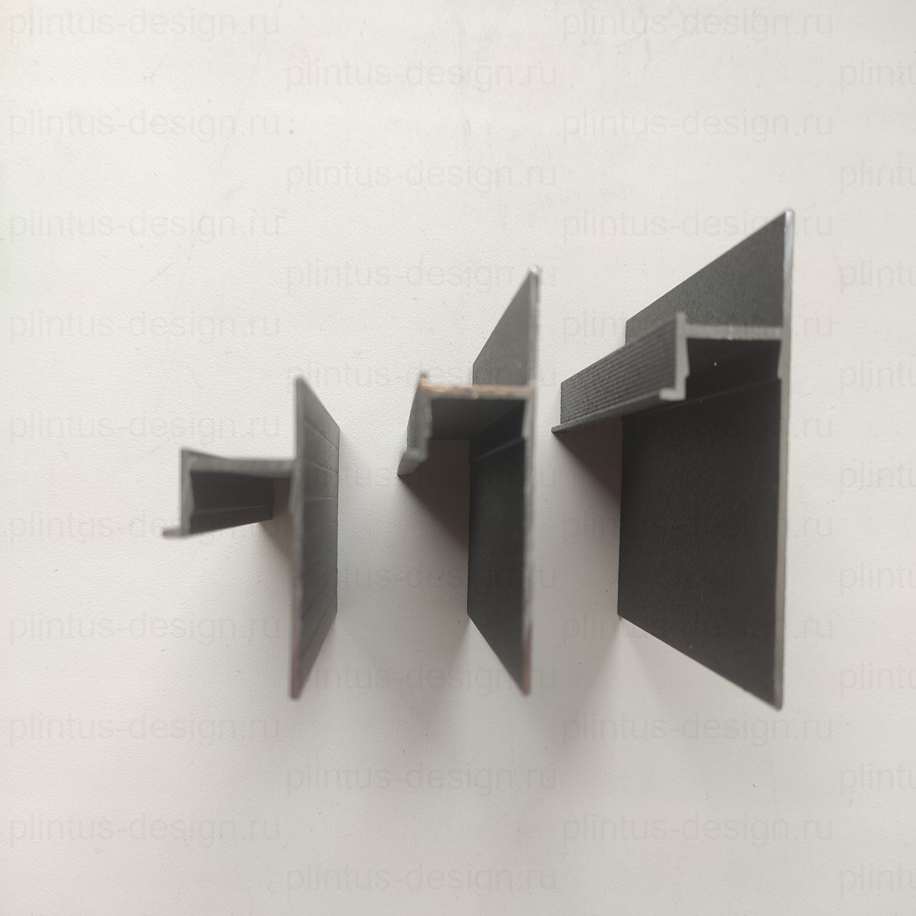 П-20/13 теневой плинтус чёрный