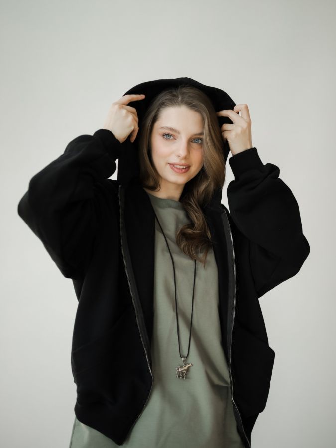 Толстовка на молнии черная