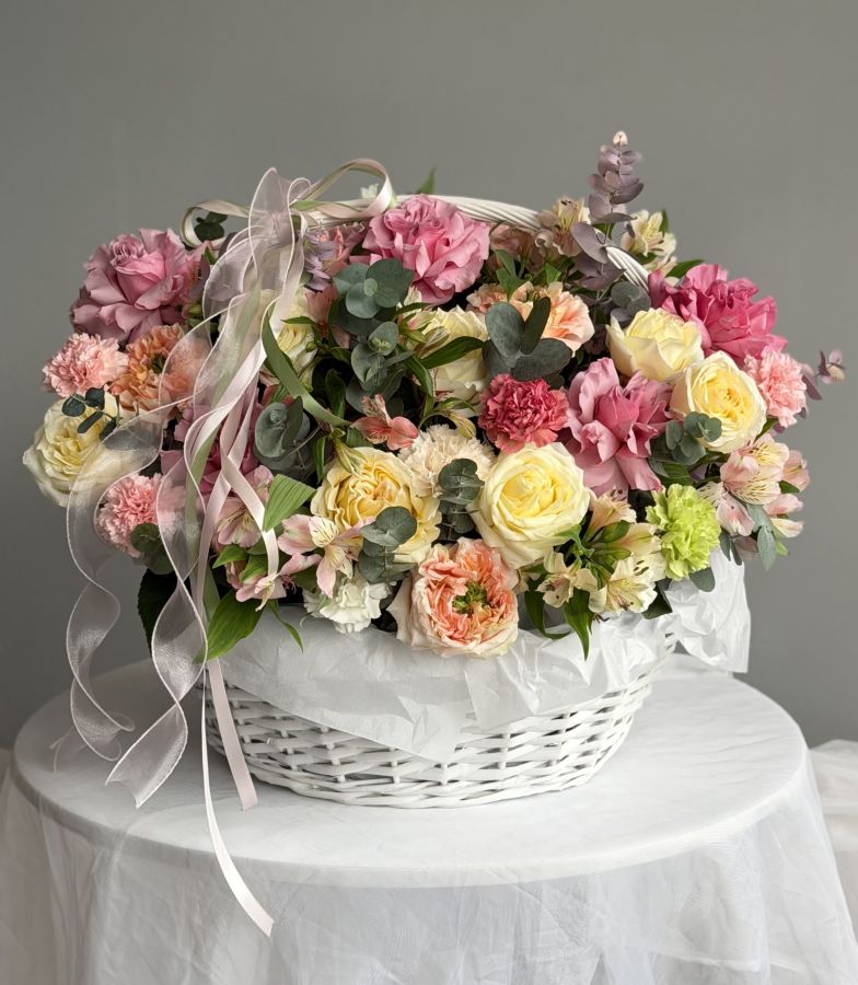Цветочная корзина "Фреш" в садовом стиле