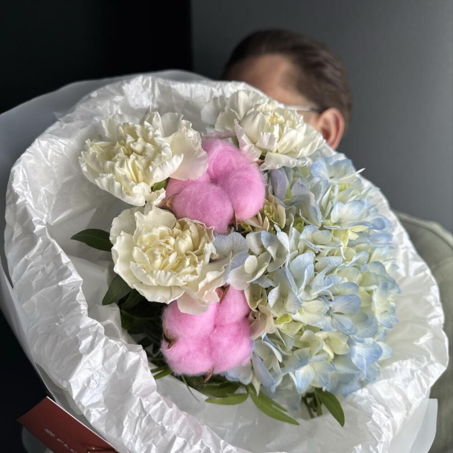 Букет "Тайное признание"/гортензия/диантус/хлопок