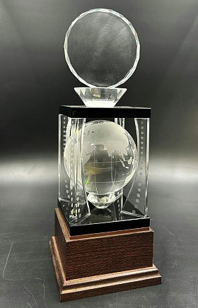 Награда из стекла Глобус (27 см)