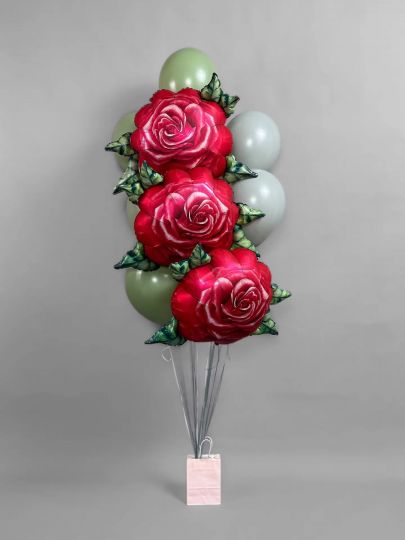 Фонтан Розы из шаров с гелием