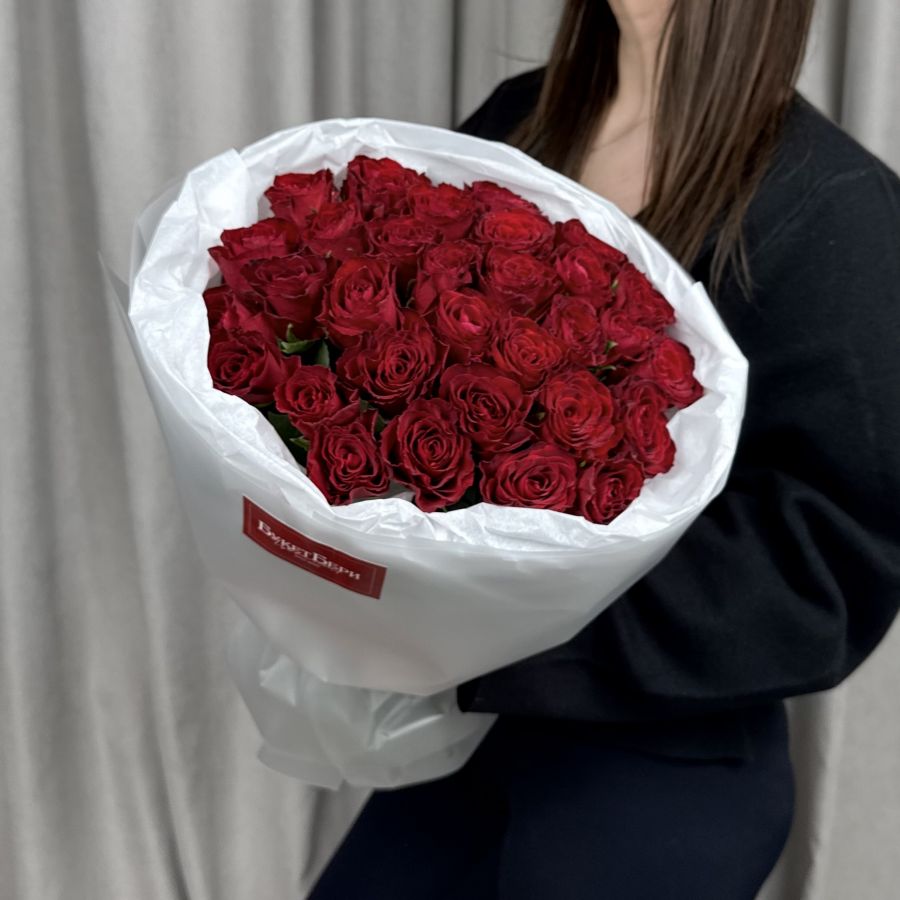 Букет из 31 красной розы
