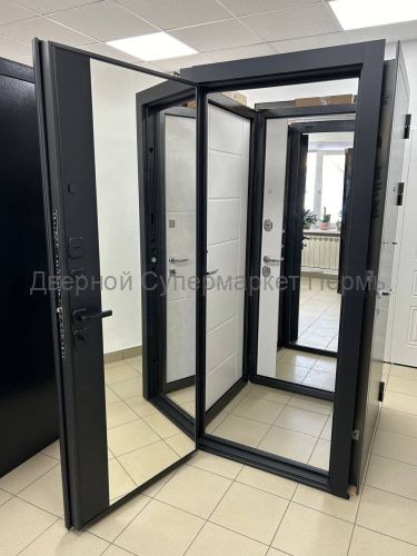 Дверь квартирная ЧЕРНОЕ ЗЕРКАЛО