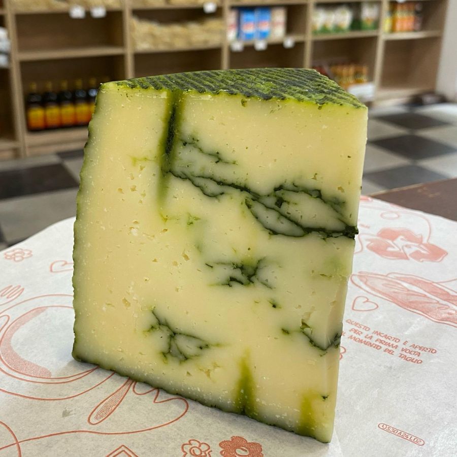 Сыр Пекорино с песто, 100 г