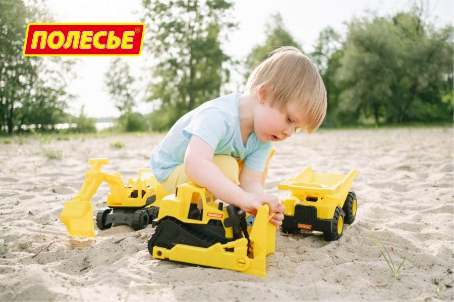 Бульдозер "Эксперт" (в сеточке)