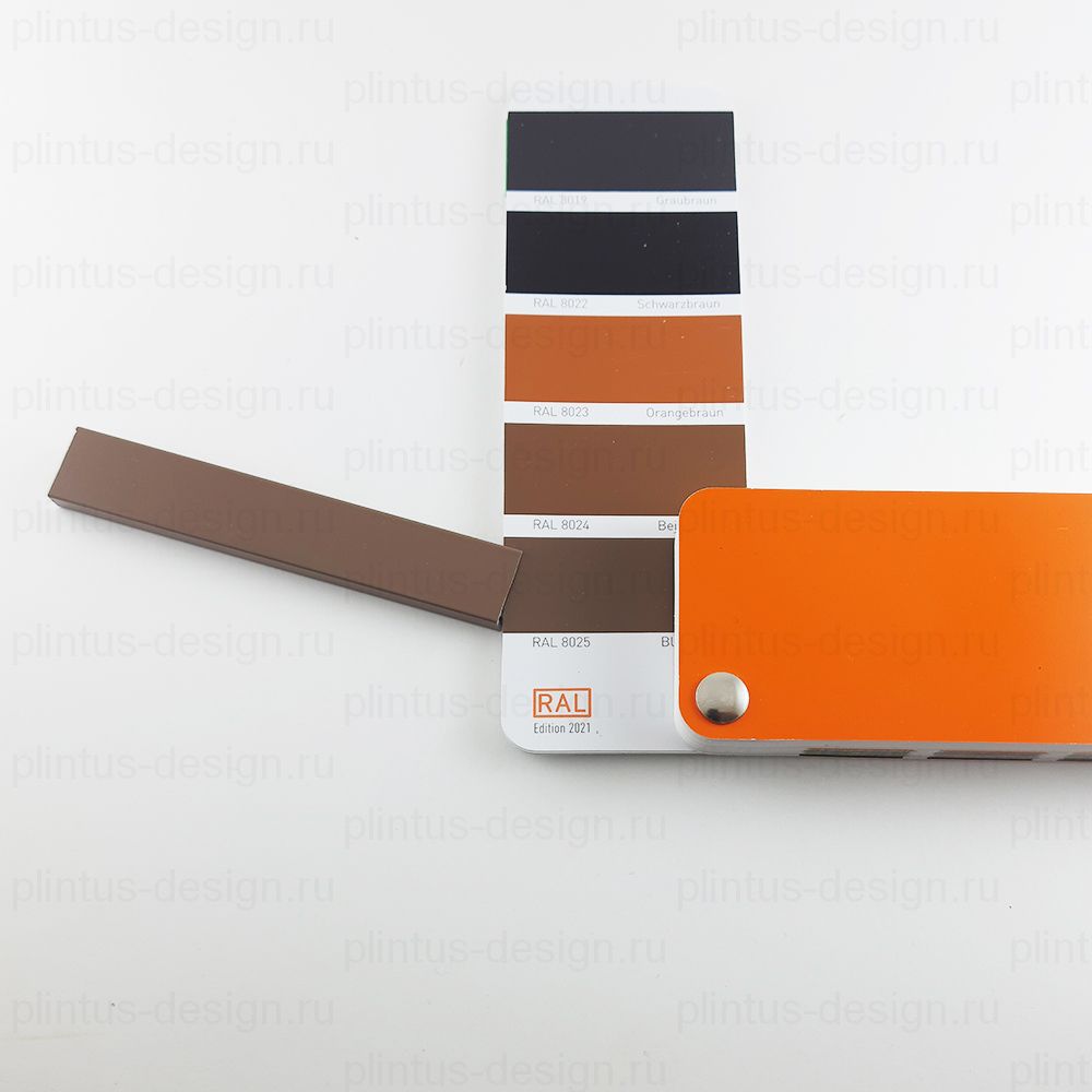 L-образный щелевой плинтус ФЕСО бледно-коричневый RAL8025