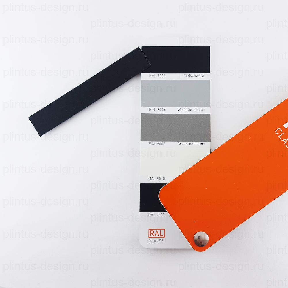 L-образный щелевой плинтус ФЕСО чёрный RAL9005