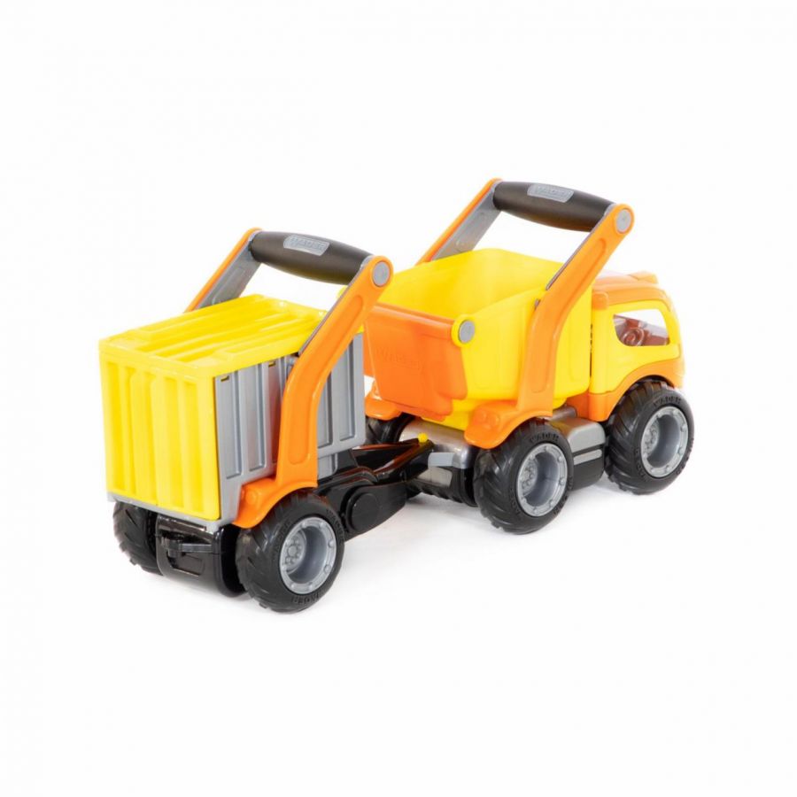 "ГрипТрак", автомобиль-самосвал с полуприцепом (в сеточке)