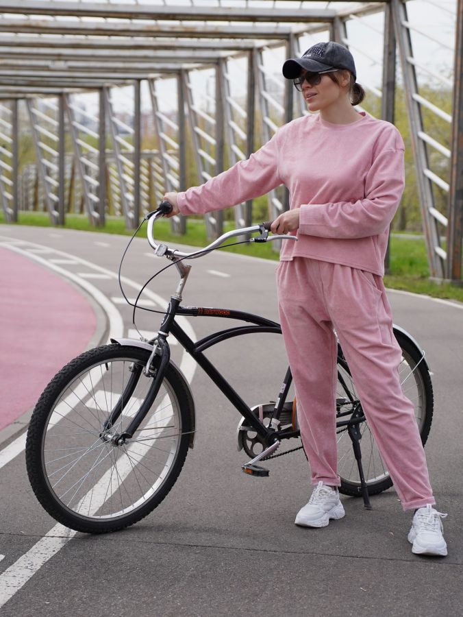 Брюки с защипами из вельвета розовые