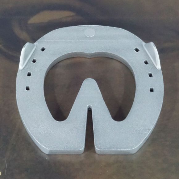 Deltacast Comete Coeur Aluminium Ассиметричная универсальная подкова. 2 клипсы