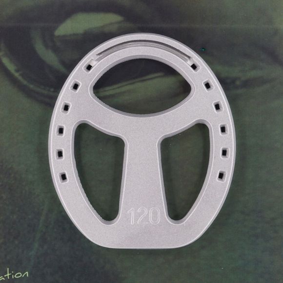 Deltacast Star Aluminium hind shoe Подкова для рысаков с усиленным зацепом. Зад.