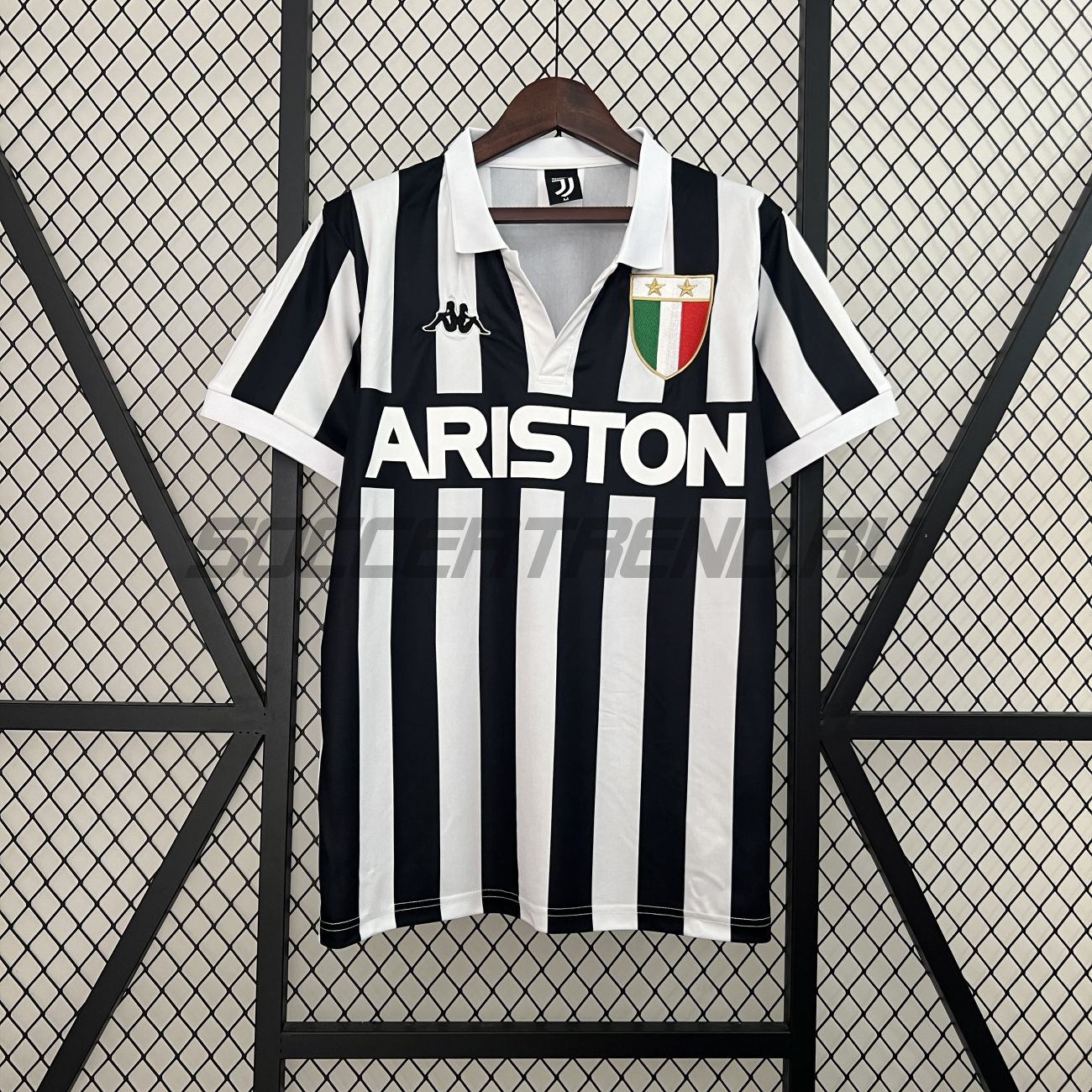 Домашняя форма Juventus 84/85