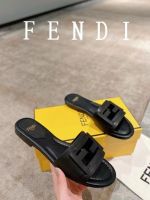 Шлепанцы FENDI черные