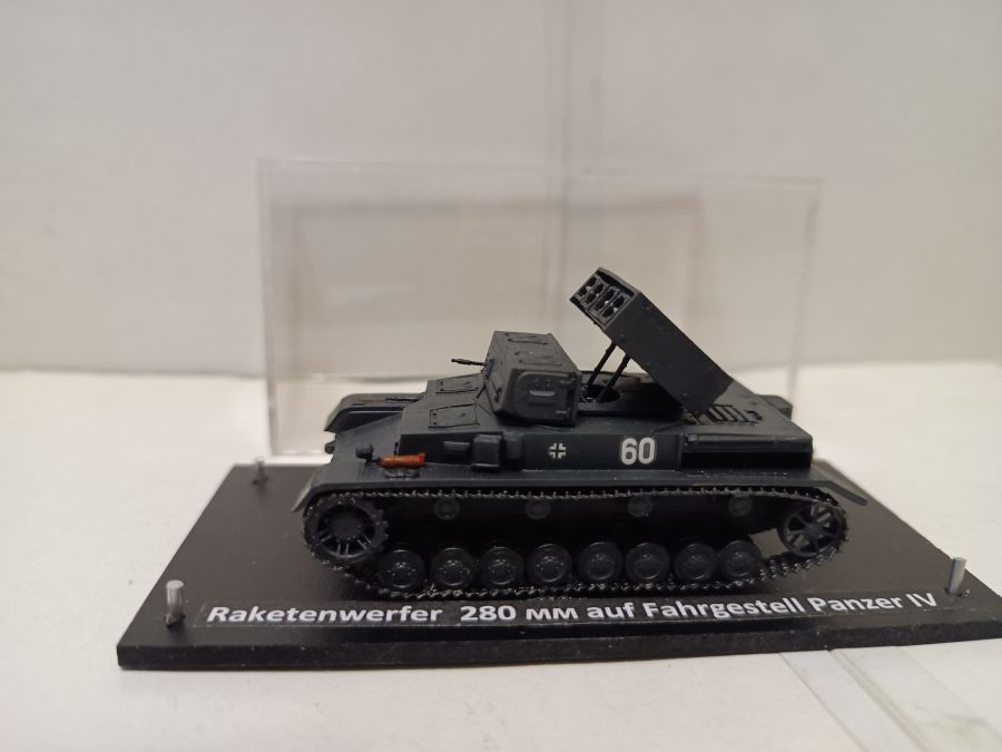 Raketenwerfer 280 mm auf Fahrgestell Panzer IV (1/72)