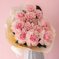 15 французских роз в нежной упаковке 15 французских роз в нежной упаковке