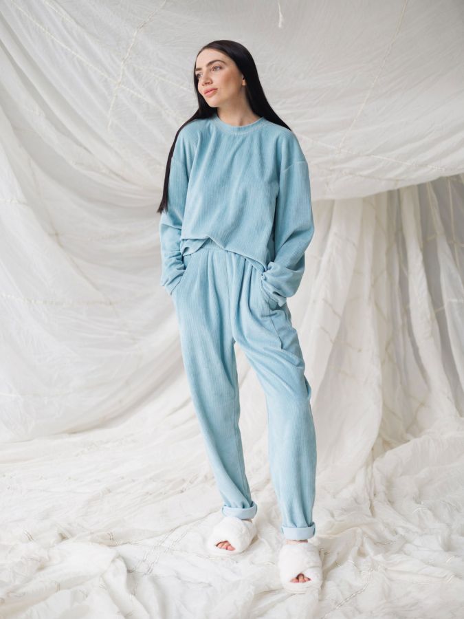 Кофта из вельвета голубая