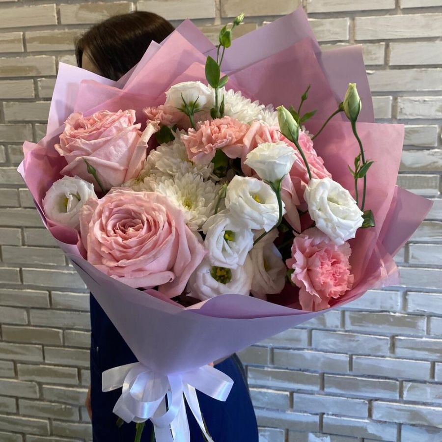 Букет с розами О"Хара и эустомой