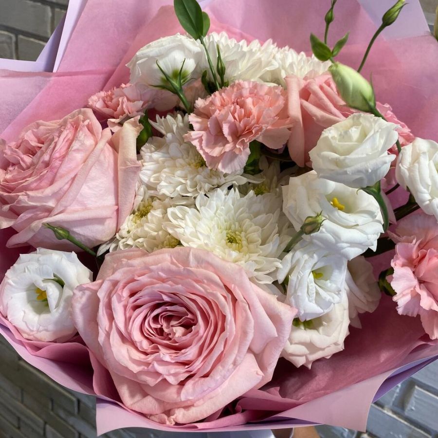 Букет с розами О"Хара и эустомой