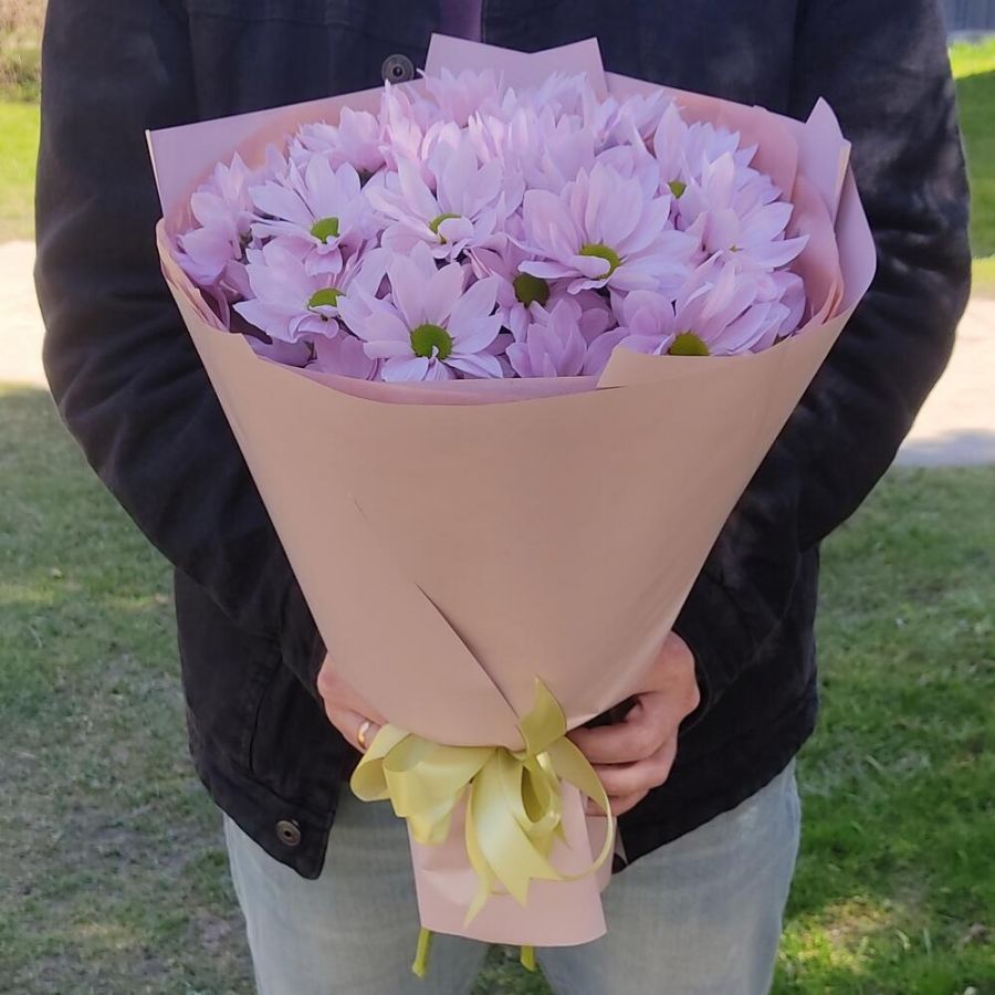 Букет розовых хризантем