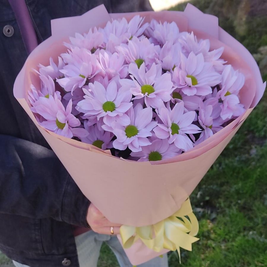 Букет розовых хризантем