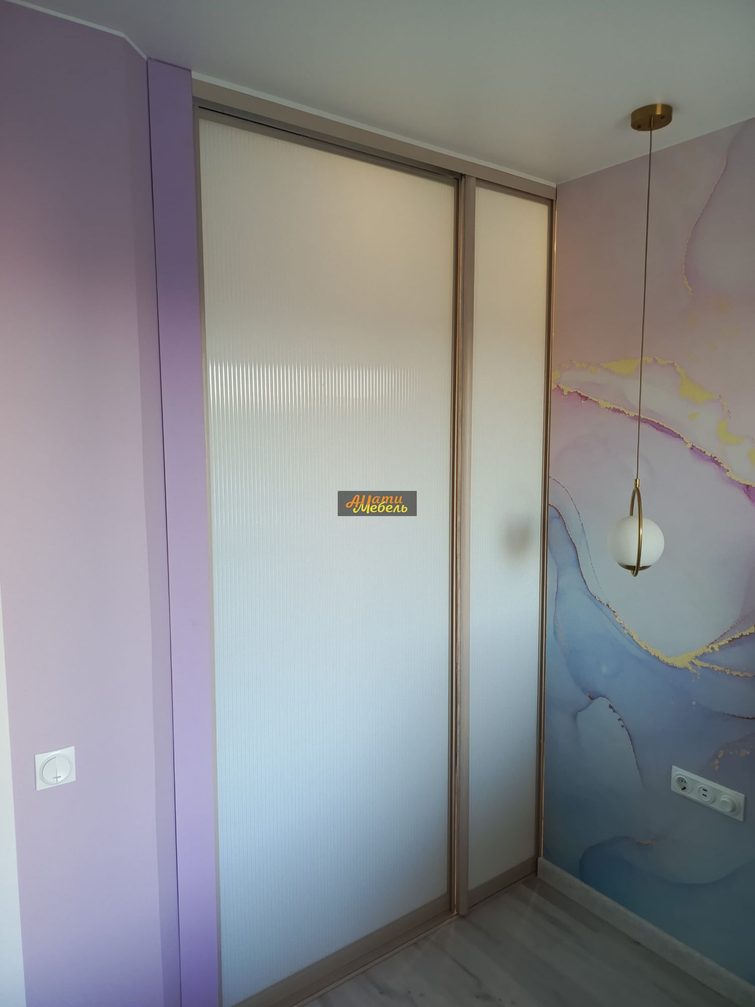 шкаф в спальню двери