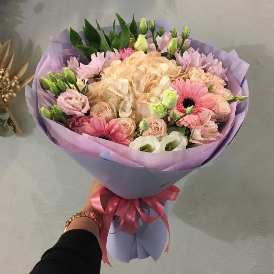 Букет розовый с герберой