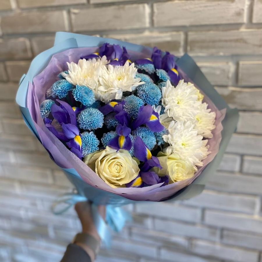 Яркий синий букет