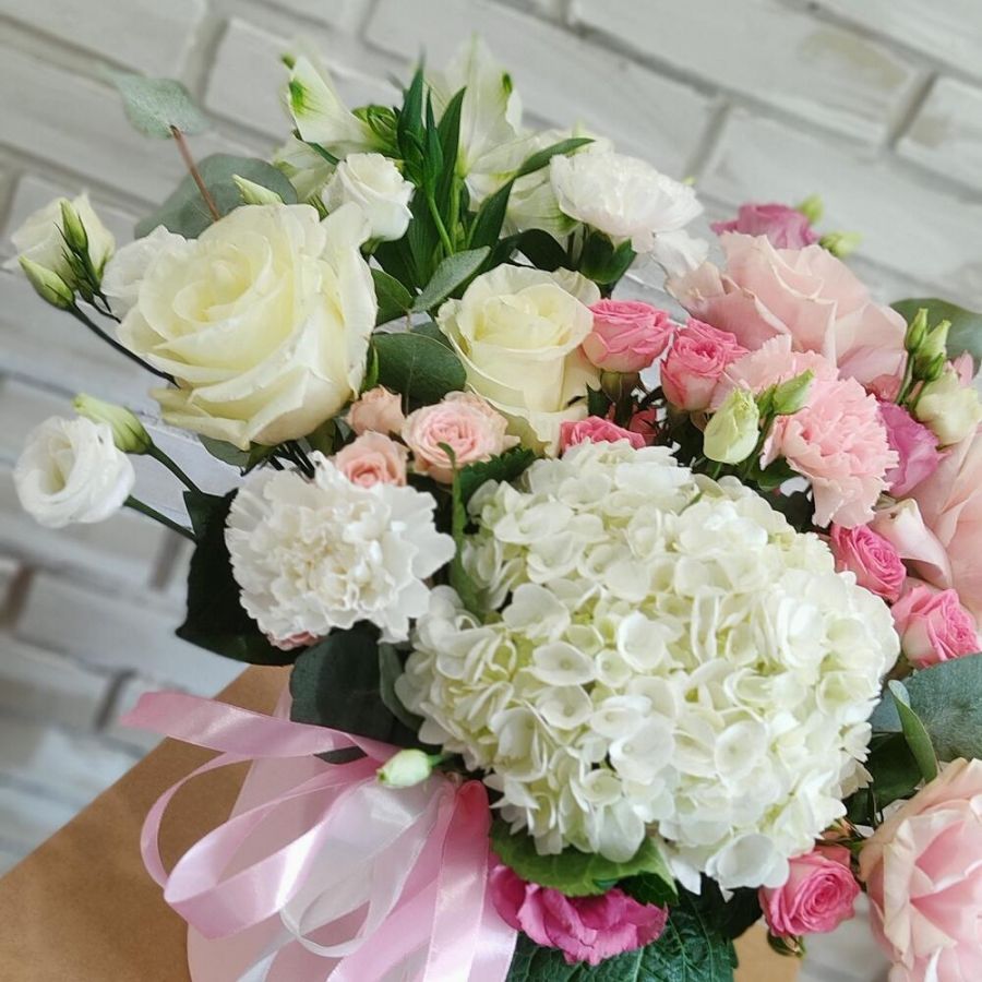 Коробка с гортензией