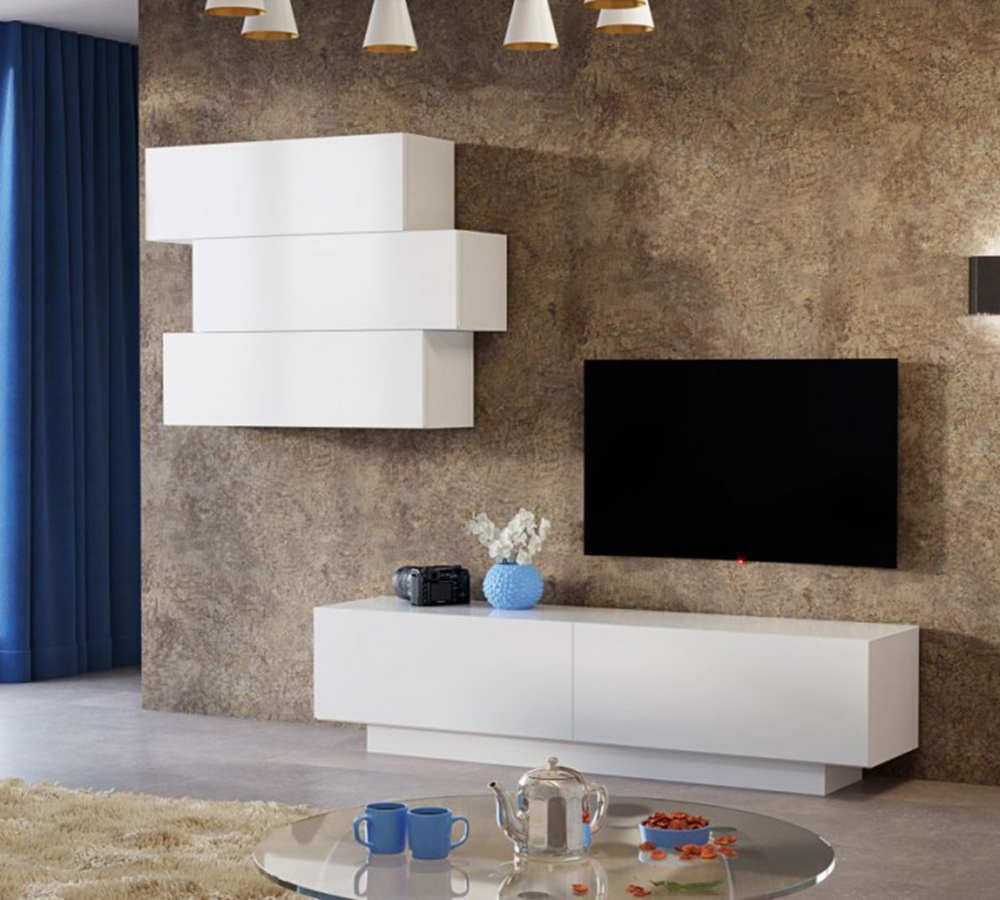 Паола Тумба под ТВ