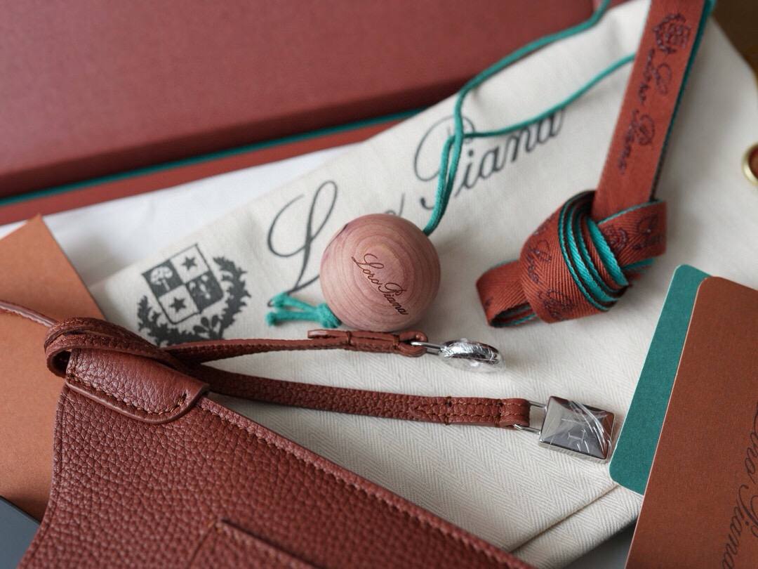 Сумка для смортфона Loro Piana 20x15x4 cm