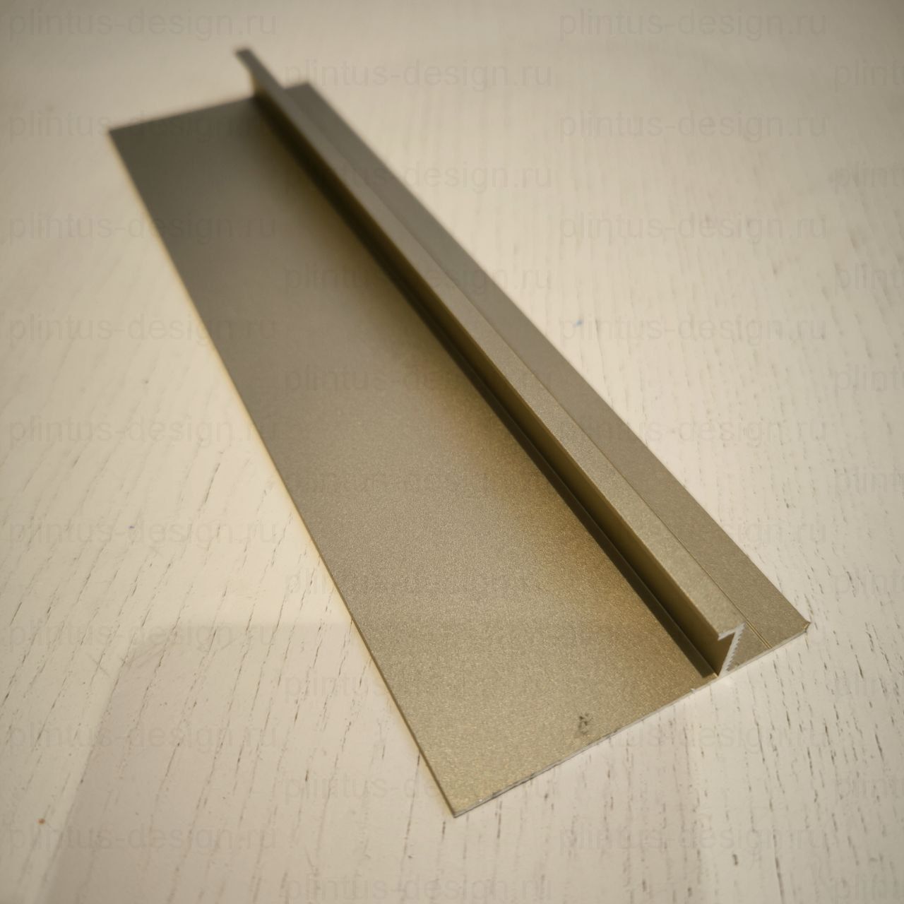 5957.00 Евротрим теневой профиль золото 80 мм