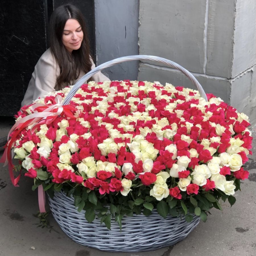 501 розовая и белая в корзине
