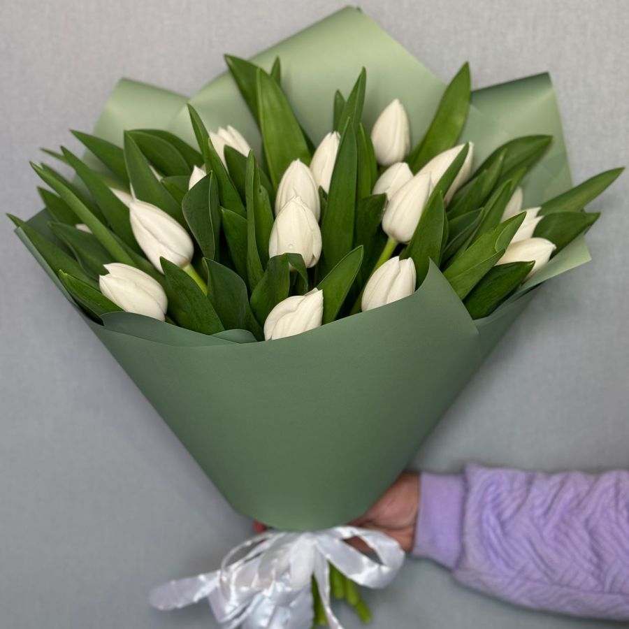 Букет из белых тюльпан