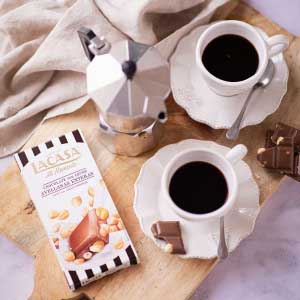 Молочный шоколад Lacasa с фундуком 100 г - Испания