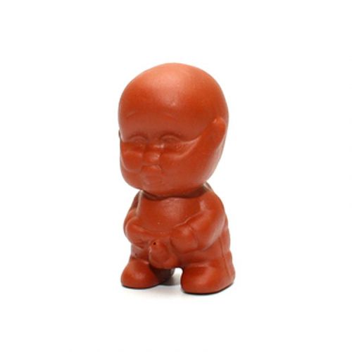 Фигурка для чайной церемонии" Писающий мальчик в очках" глина