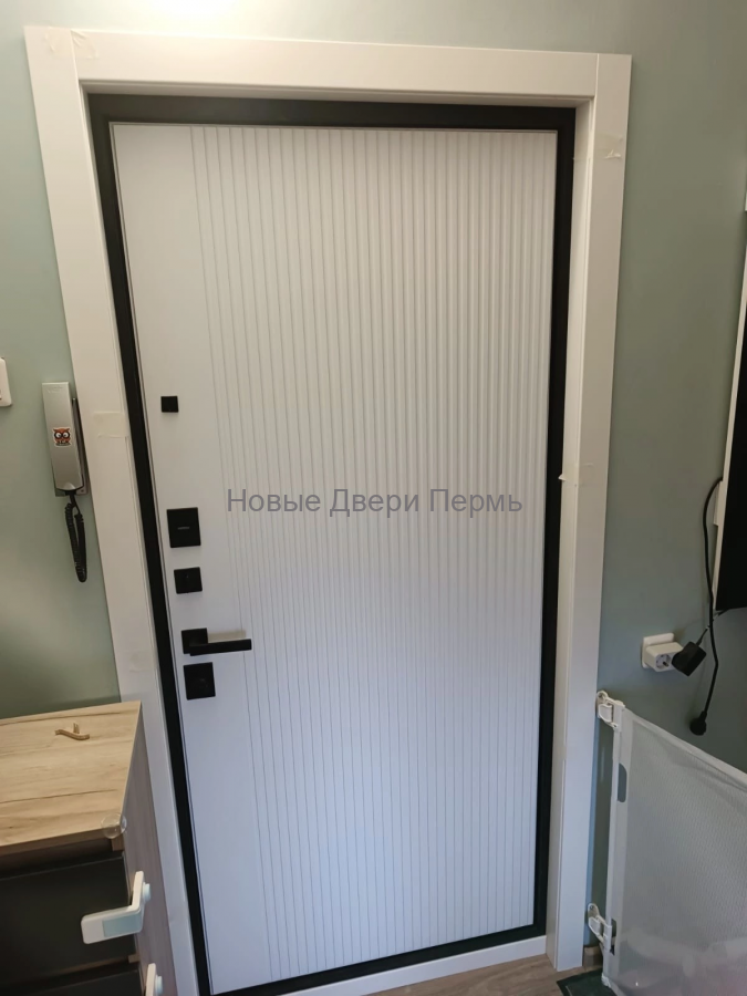 Дверь входная металлическая СТРАЖ YoDoors К-14 Черная шагрень/Белый бархат