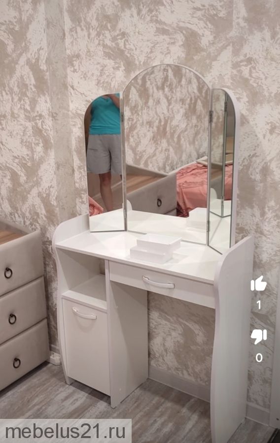 Стол туалетный София Т1