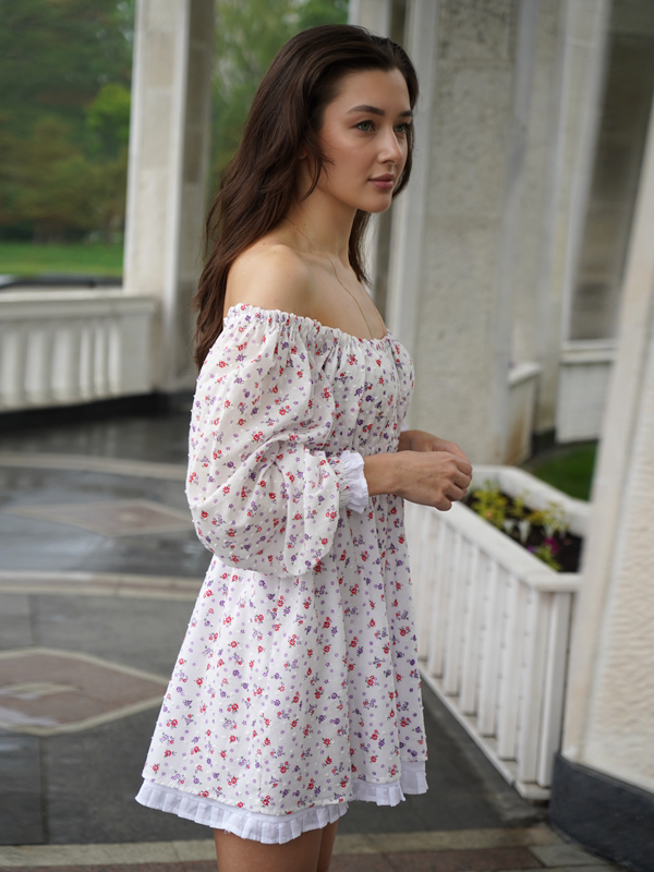 Платье Babydoll белое в цветочек