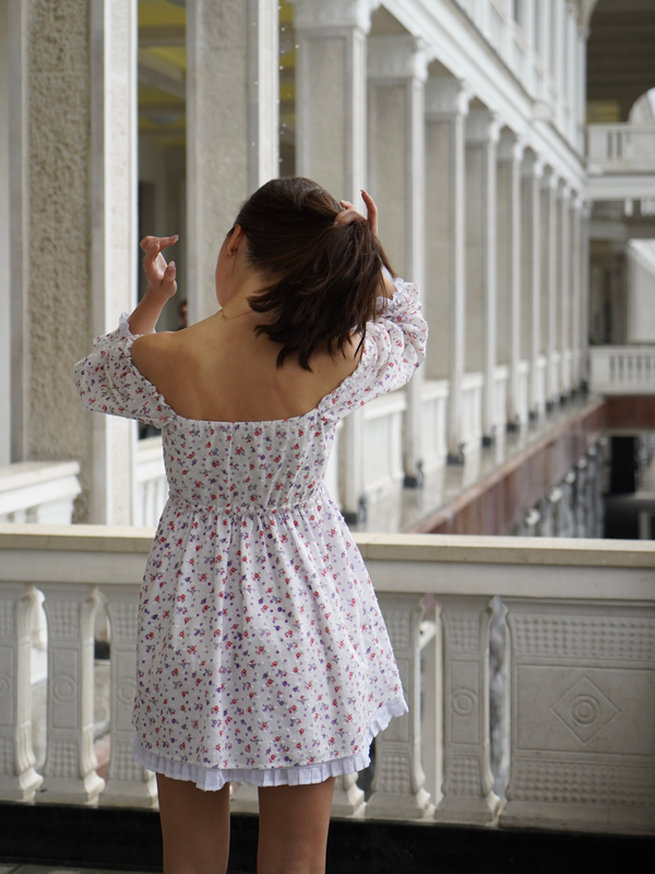 Платье Babydoll белое в цветочек