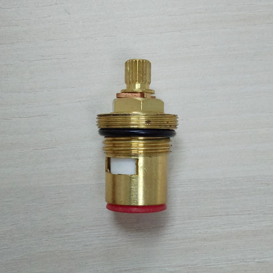 Кран-букса для смесителя Lemark Flora LM01 (левая)